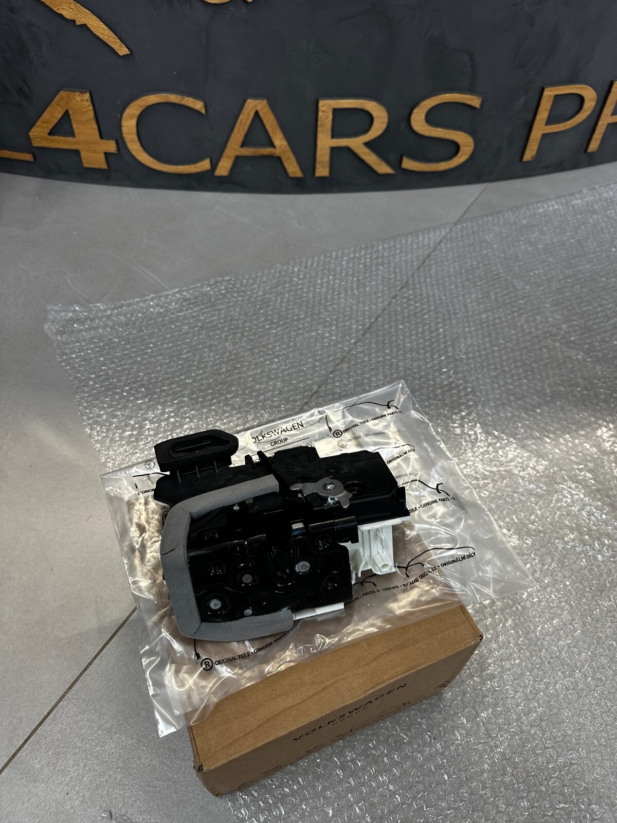 AUDI A6 A7 Q8 E-TRON TÜRSCHLOSS HINTEN LINKS 4K0839015P ORIG.NEU!!