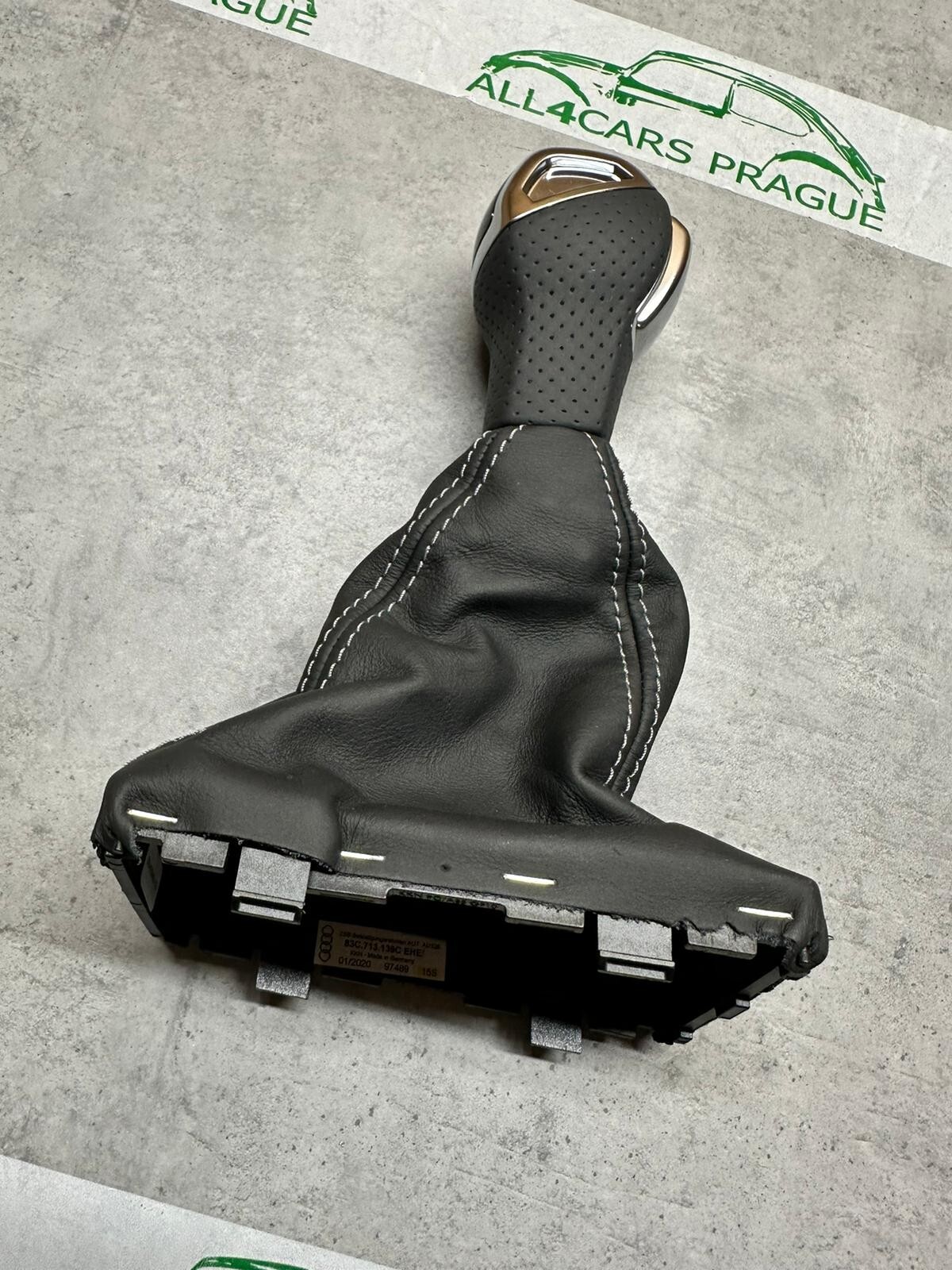 AUDI Q3 AUTOMATIK SCHALTKNAUF MIT GAMASCHE 83C713139C EHE ORIGINAL NEU!