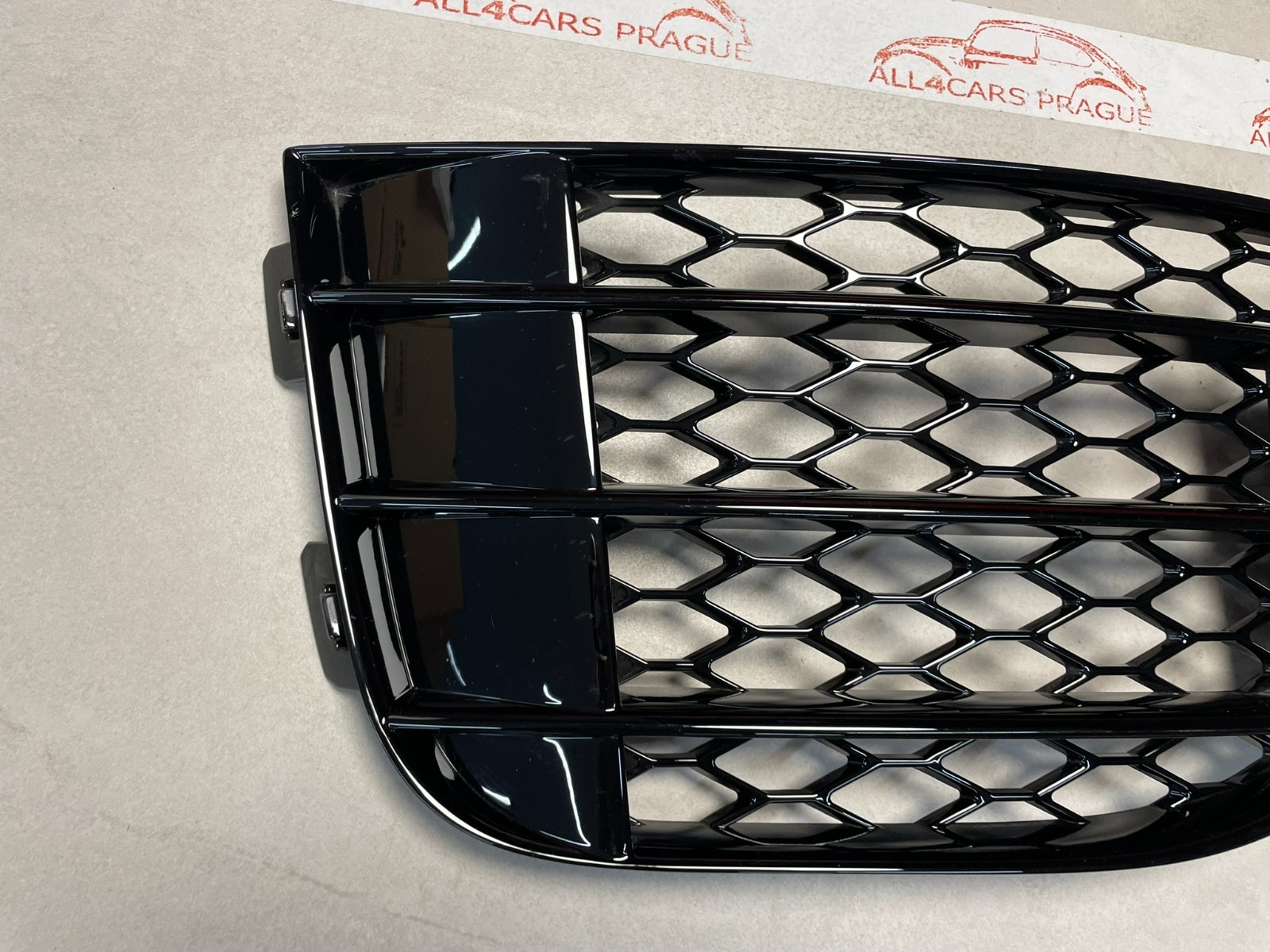 AUDI Q7 4L FRONTSTOßSTANGE RECHTS GRILL S-LINE SCHWARZGLÄNZEND 4L0807676B ORIG - Obrázek 11