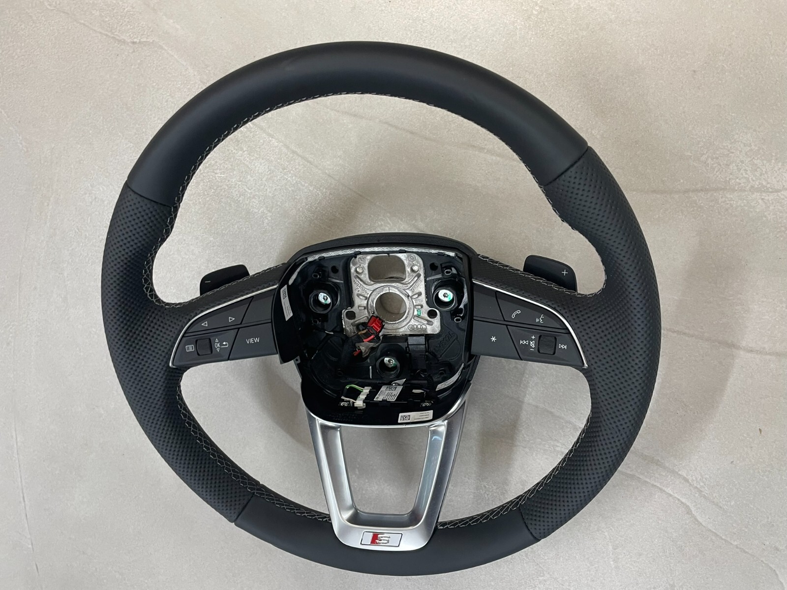 AUDI Q7 Q8 SPORT LEDER LENKRAD PERFORIERT BEHEIZT 4M8419091AL Fast Neu Test Car