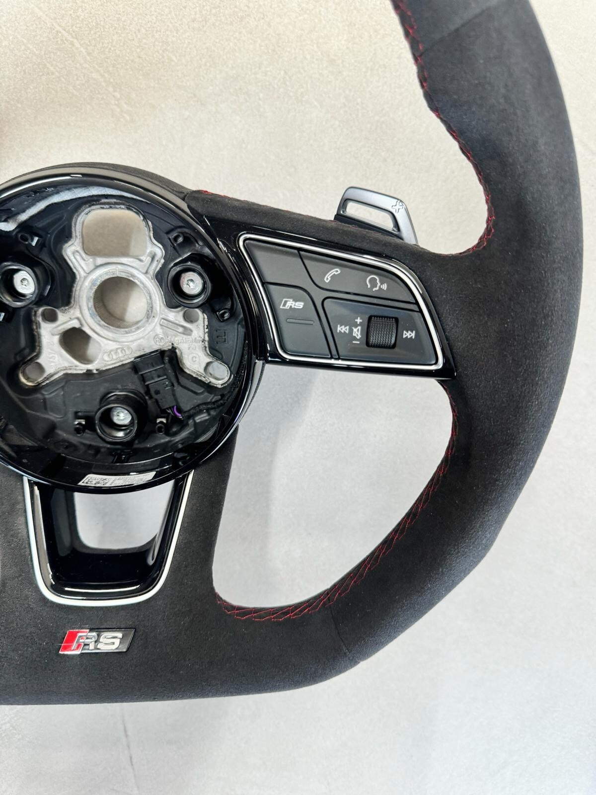 AUDI RS4 RS5 RS LENKRAD ALCANTARA SPORT LENKRAD SCHALTWIPPEN ABGEFLACHT NEU ORIG - Obrázek 4