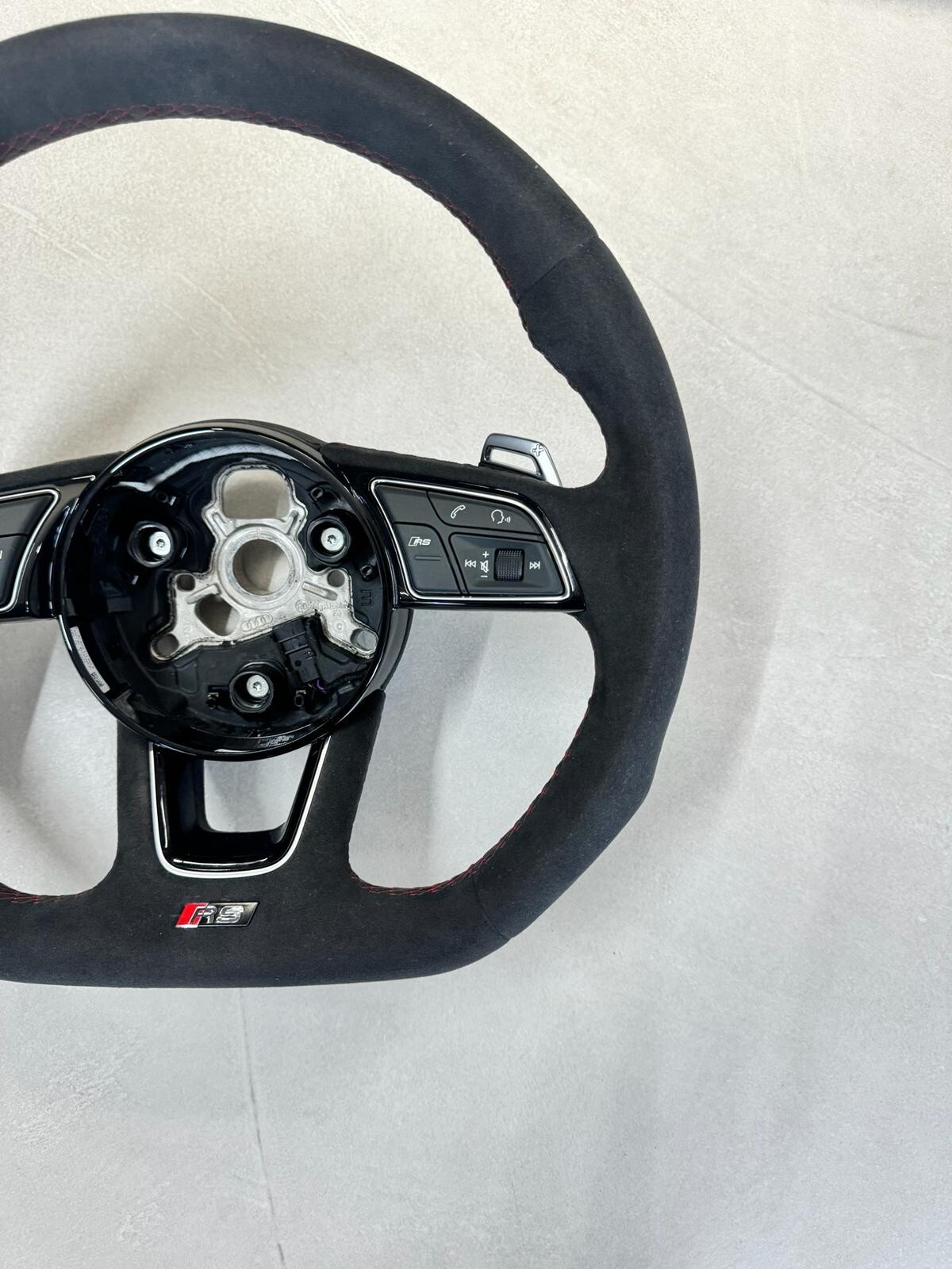 AUDI RS4 RS5 RS LENKRAD ALCANTARA SPORT LENKRAD SCHALTWIPPEN ABGEFLACHT NEU ORIG - Obrázek 5