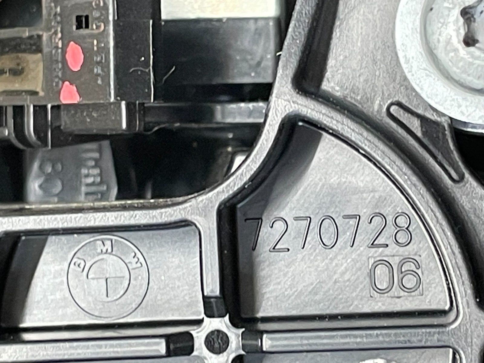BMW 1 ER F20 HECKKLAPPE EMBLEMBETÄTIGUNG SCHLIESSSYSTEM 7270728 DEM V TEST CAR - Obrázek 12