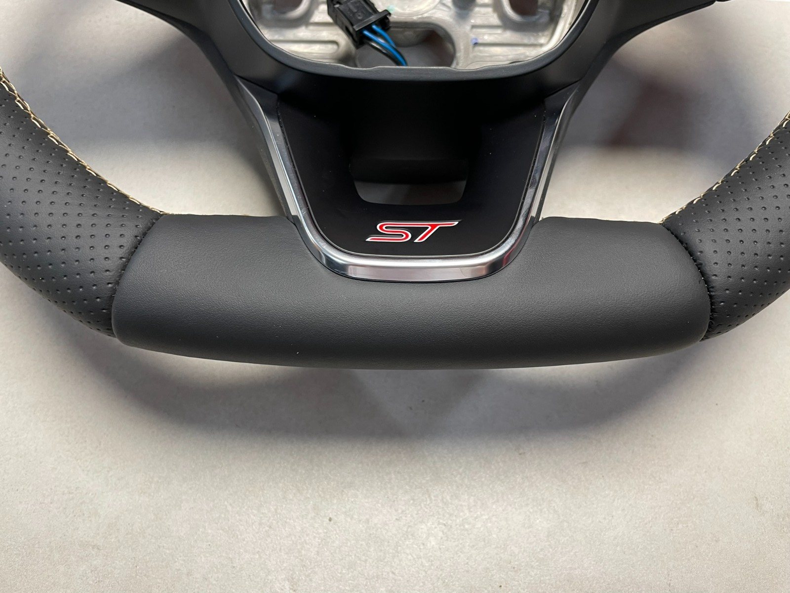 FORD FOCUS ST-LINE SPORTLENKRAD ABGEFLACHT 21816000129 - KX7J3600MC31FQ NEW OE! - Obrázek 17