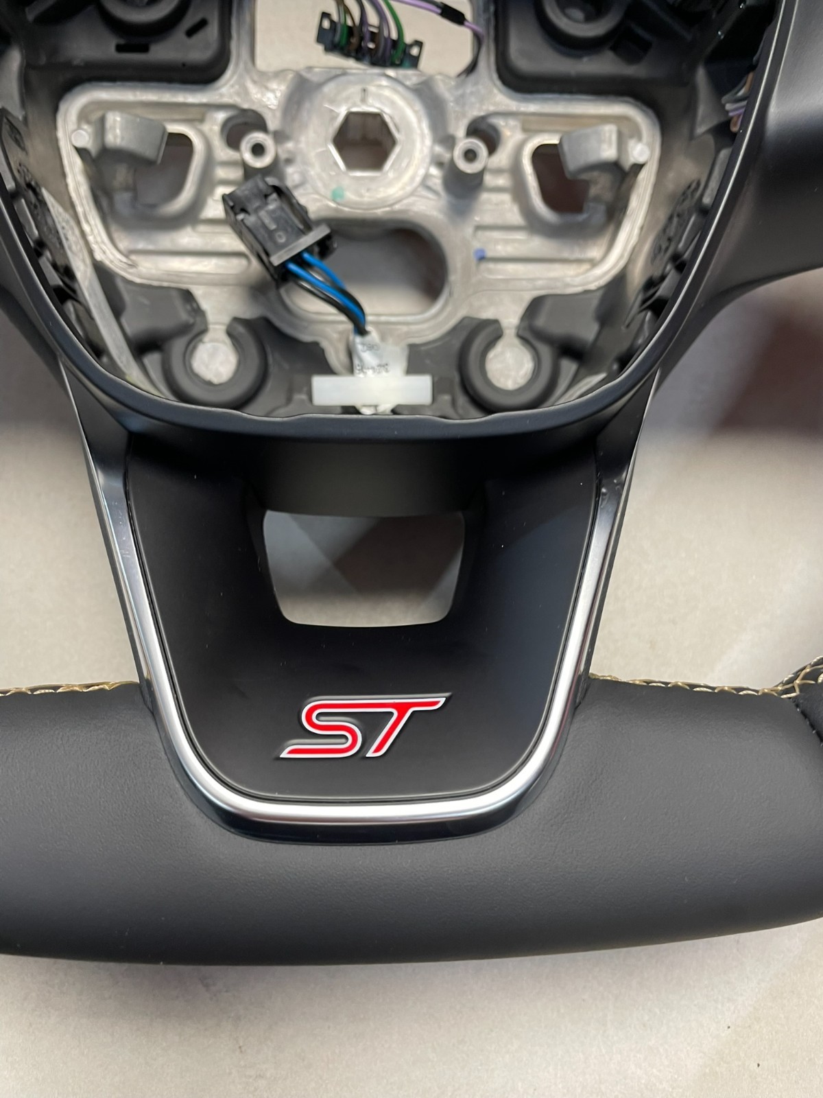 FORD FOCUS ST-LINE SPORTLENKRAD ABGEFLACHT 21816000129 - KX7J3600MC31FQ NEW OE! - Obrázek 9