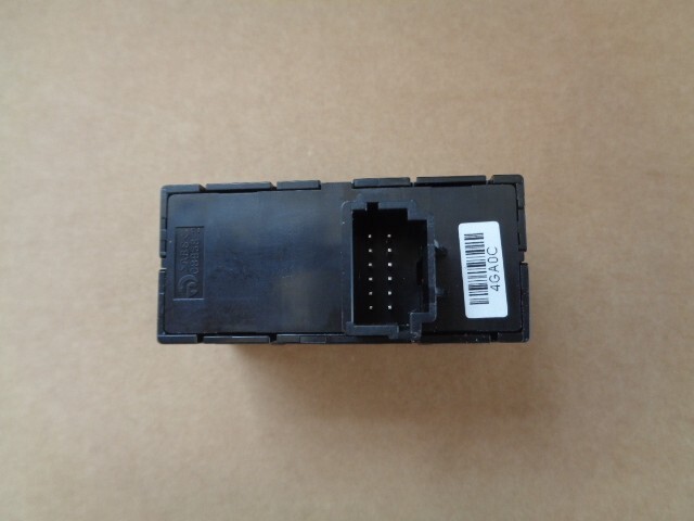 INFINITI TASTEN FÜR KOFFERRAUM UND TRAKTIONSKONTROLLE 251B3-4GA0C Fast Neu Test - Obrázek 8