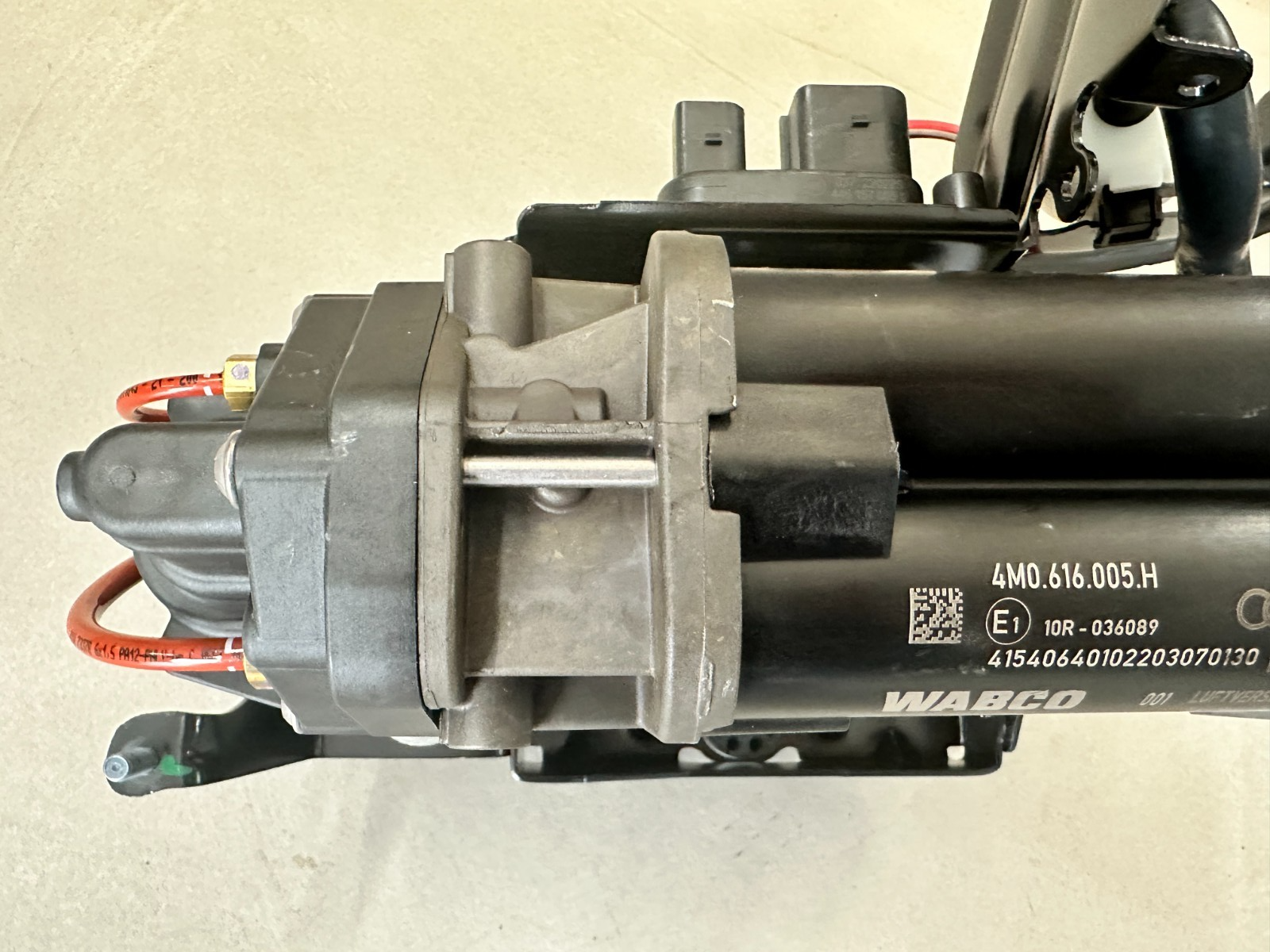 LUFTFEDERUNG KOMPRESOR PORSCHE CAYENNE 9Y, MACAN 95B 4M0616005H ORIGINAL NEU - Obrázek 11