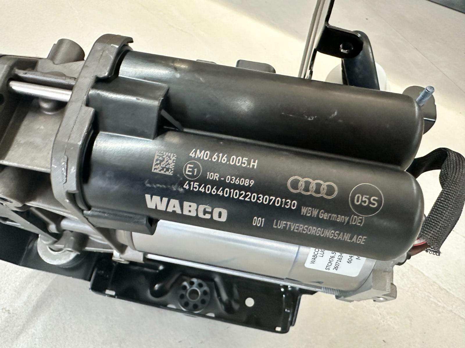 LUFTFEDERUNG KOMPRESOR PORSCHE CAYENNE 9Y, MACAN 95B 4M0616005H ORIGINAL NEU - Obrázek 12