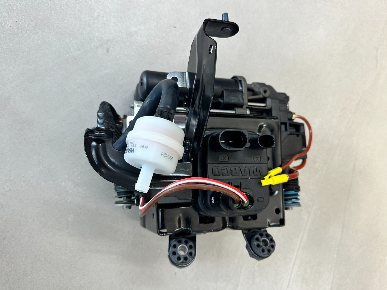 LUFTFEDERUNG KOMPRESOR PORSCHE CAYENNE 9Y, MACAN 95B 4M0616005H ORIGINAL NEU