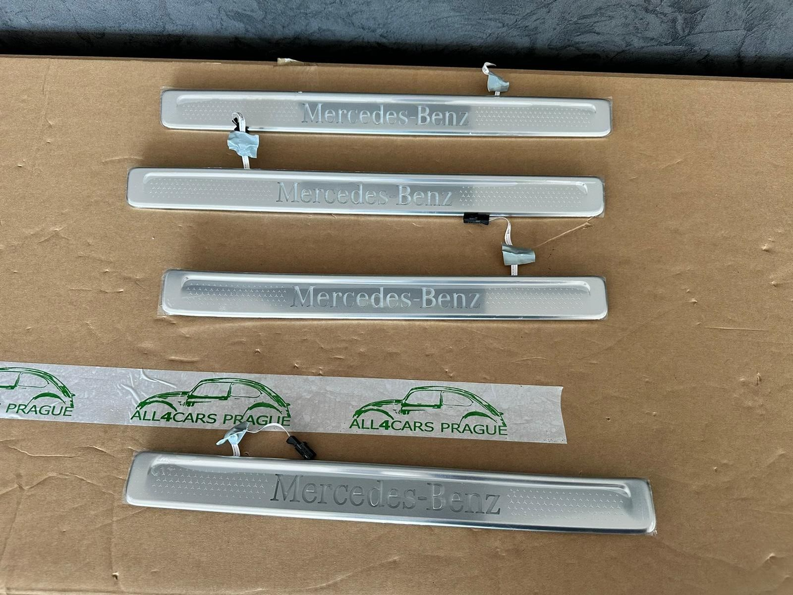 MERCEDES S W223 ABDECKSCHIENE BELEUCHT AUTOTÜR RAUMBELEUCHTUNG SCHWELLER SATZ