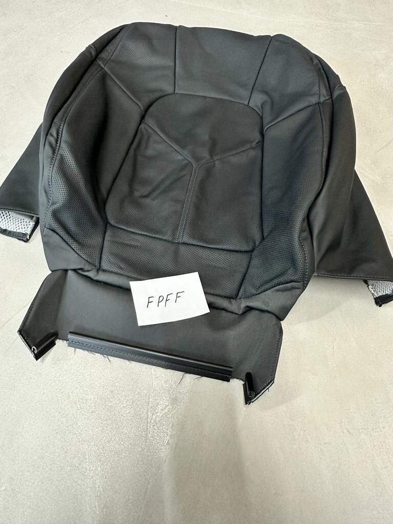 PORSCHE CAYENNE 7P5 SITZ BEZUG 7P5881805CH SITZBEZUG SCHWARZ LEDER GELOCHT NEU !