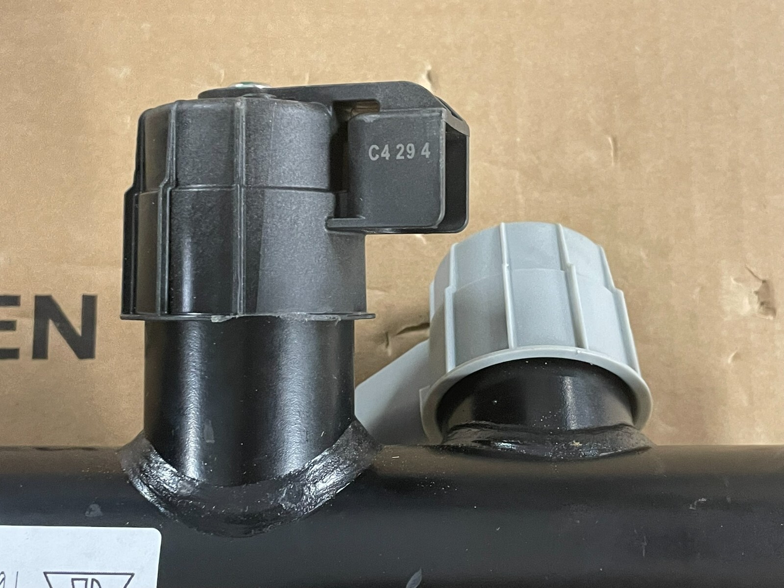 PORSCHE CAYENNE 9YA-2 STOSSDÄMPFER ELEKTRISCH HINTEN RECHTS 9Y0513028F ORIG NEU - Obrázek 11