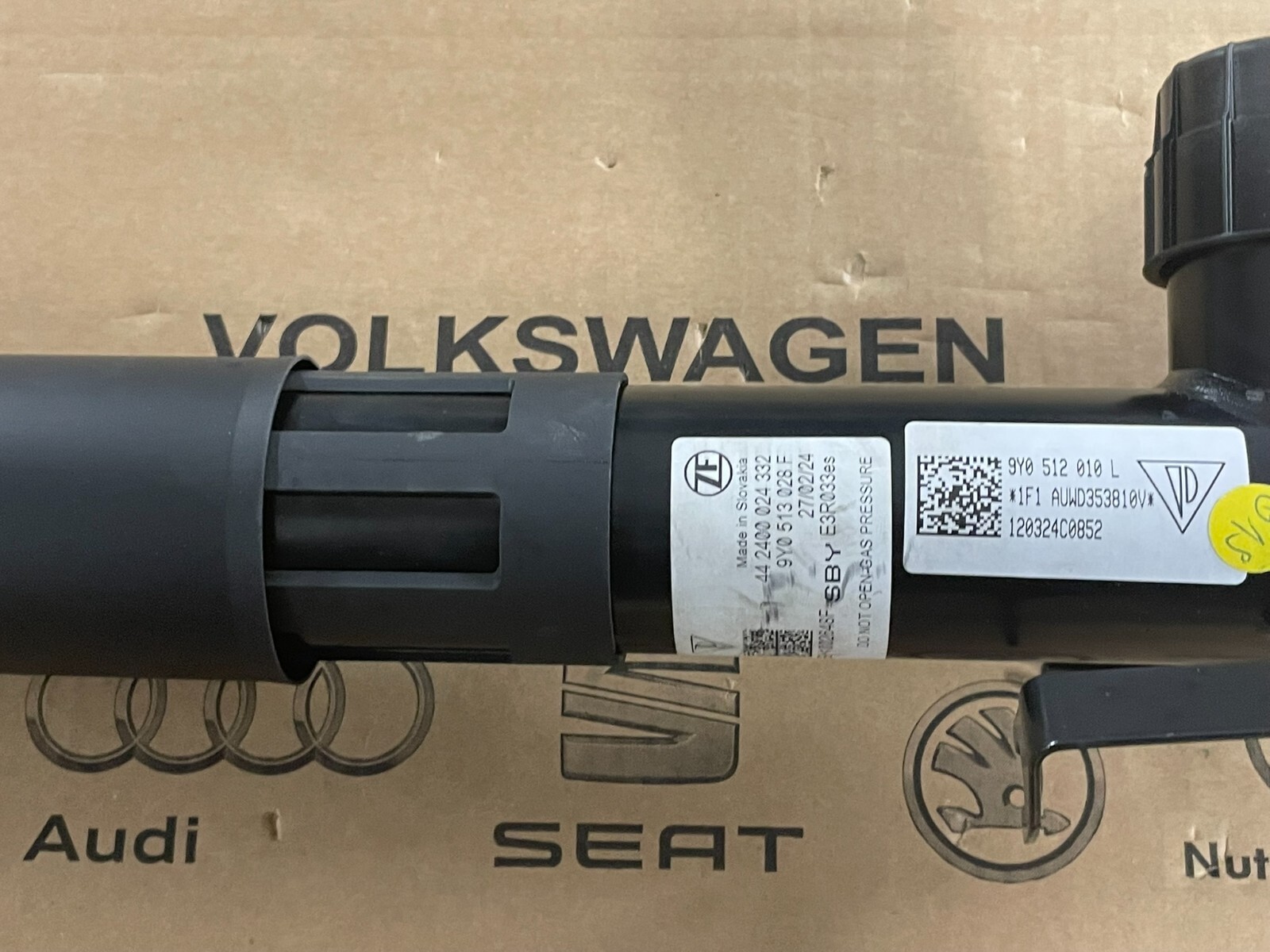 PORSCHE CAYENNE 9YA-2 STOSSDÄMPFER ELEKTRISCH HINTEN RECHTS 9Y0513028F ORIG NEU - Obrázek 13