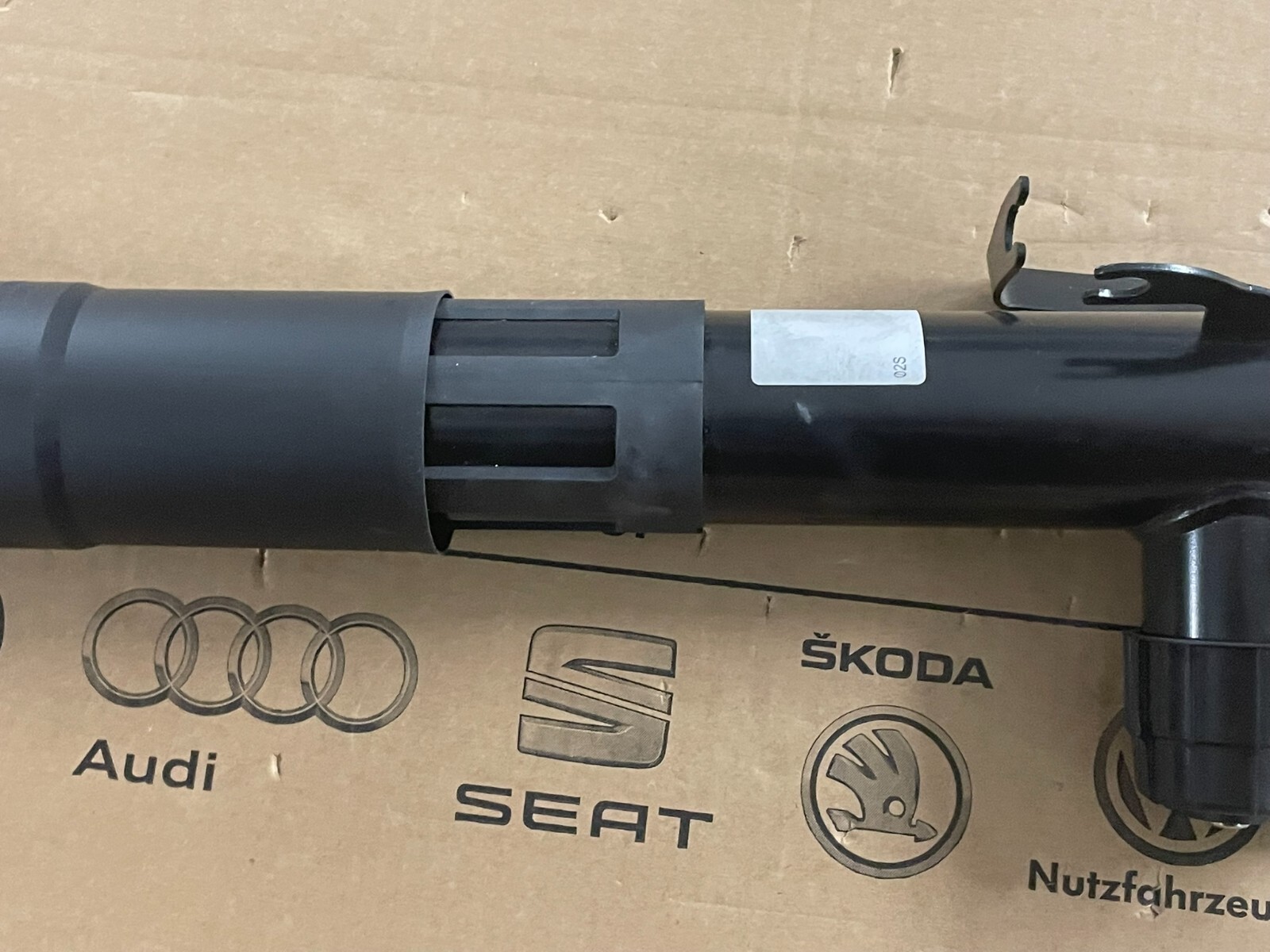 PORSCHE CAYENNE 9YA-2 STOSSDÄMPFER ELEKTRISCH HINTEN RECHTS 9Y0513028F ORIG NEU - Obrázek 17