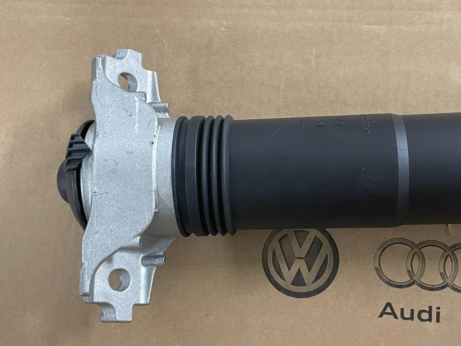 PORSCHE CAYENNE 9YA-2 STOSSDÄMPFER ELEKTRISCH HINTEN RECHTS 9Y0513028F ORIG NEU - Obrázek 18