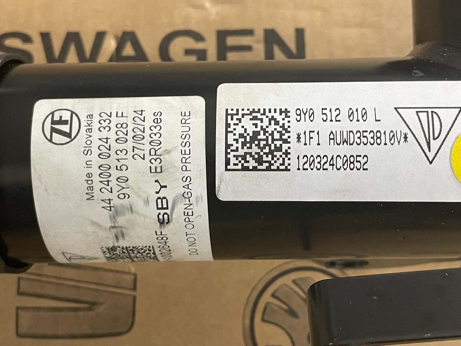 PORSCHE CAYENNE 9YA-2 STOSSDÄMPFER ELEKTRISCH HINTEN RECHTS 9Y0513028F ORIG NEU - Obrázek 3