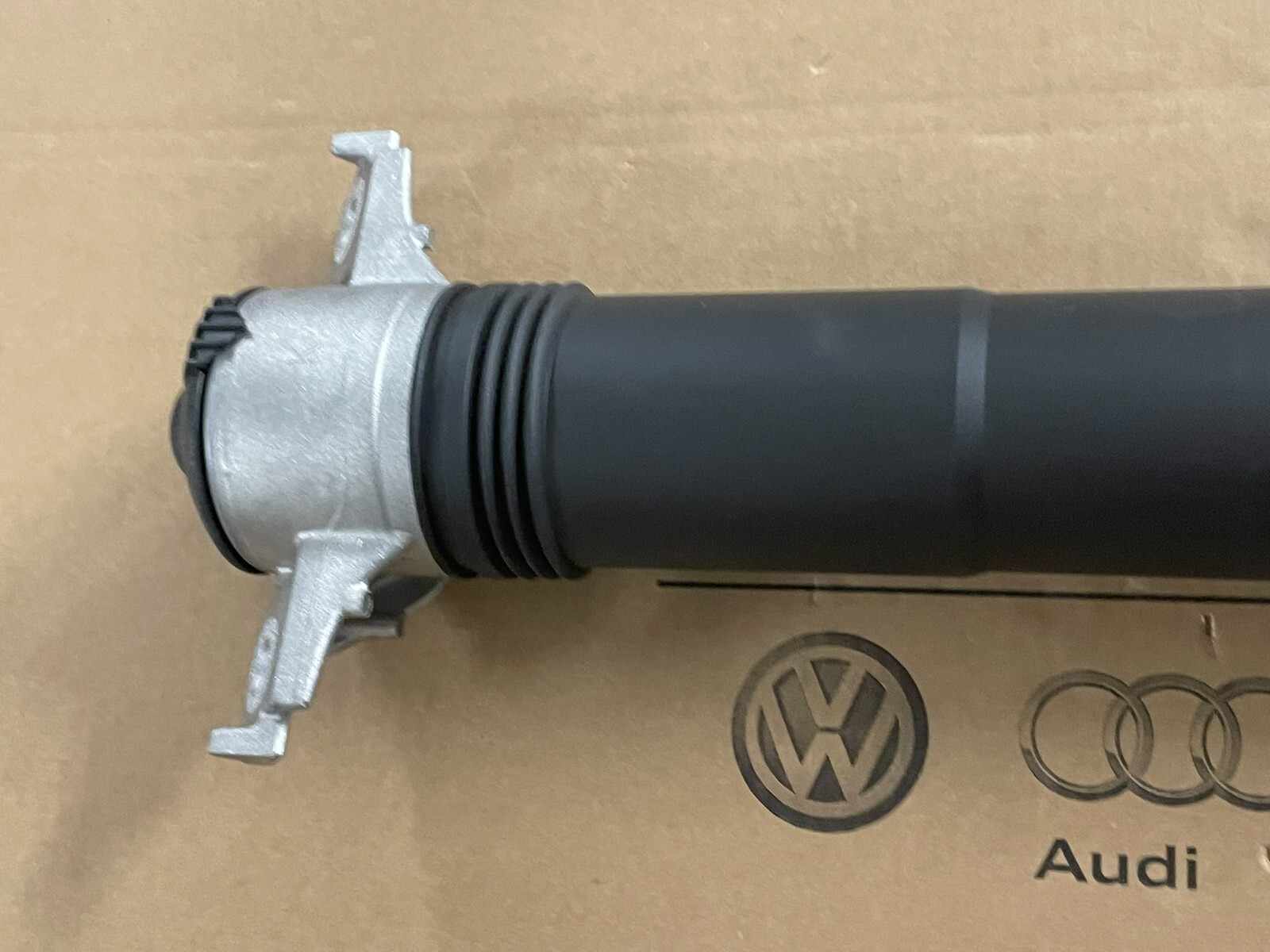 PORSCHE CAYENNE 9YA-2 STOSSDÄMPFER ELEKTRISCH HINTEN RECHTS 9Y0513028F ORIG NEU - Obrázek 24