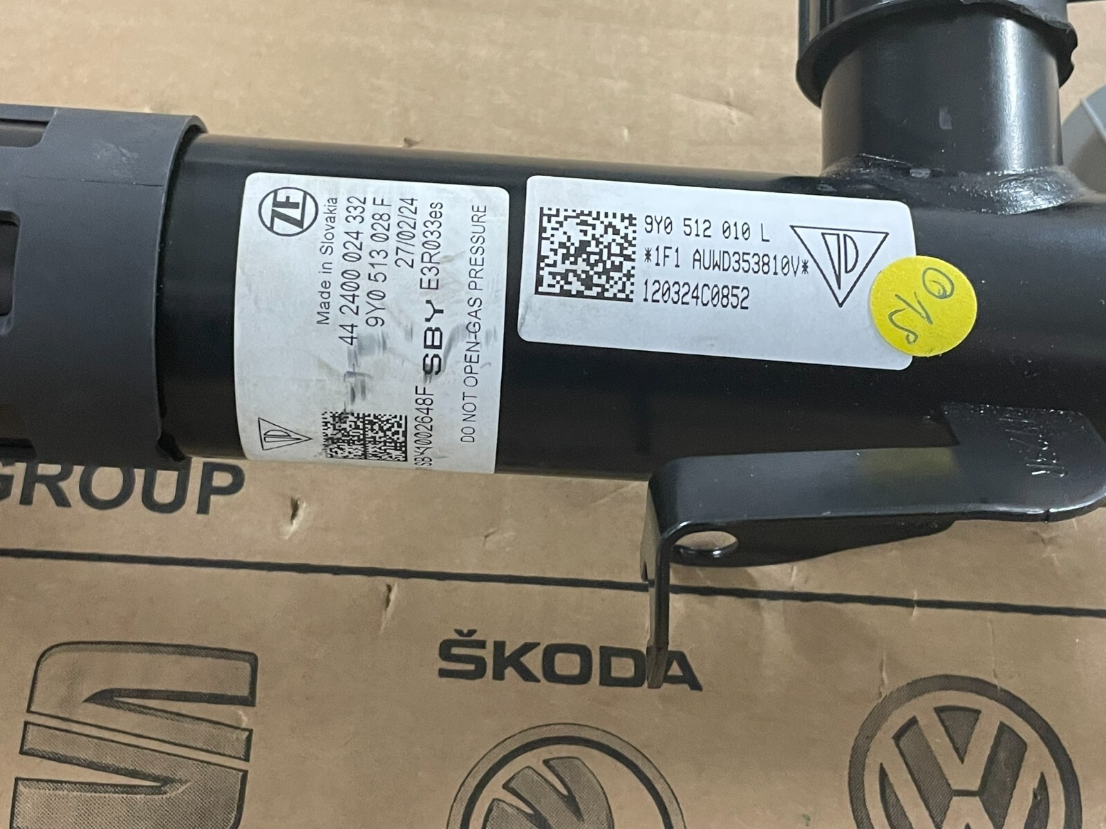 PORSCHE CAYENNE 9YA-2 STOSSDÄMPFER ELEKTRISCH HINTEN RECHTS 9Y0513028F ORIG NEU - Obrázek 4