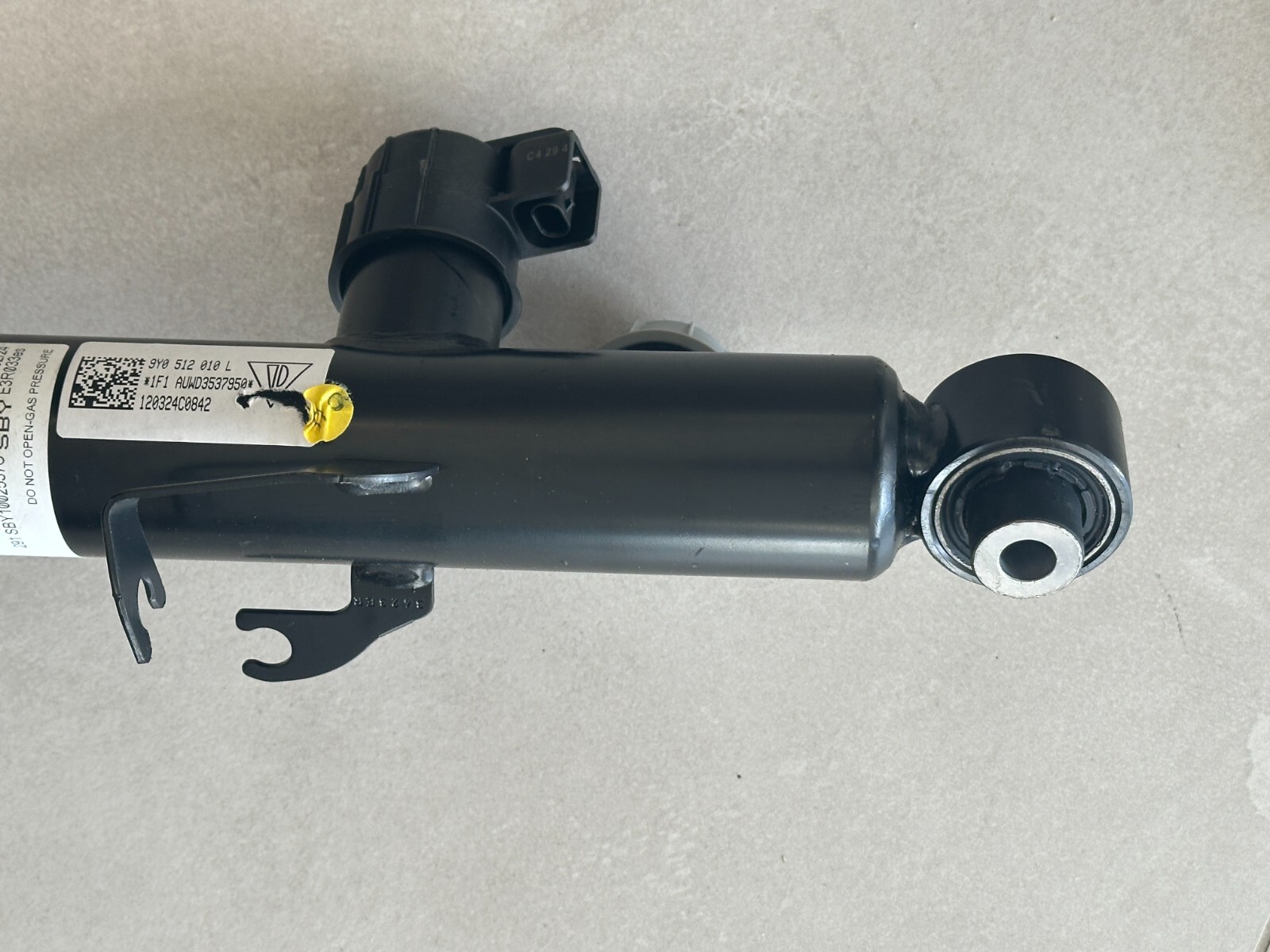 PORSCHE CAYENNE 9YA-2 STOSSDÄMPFER ELEKTRISCH HINTEN RECHTS 9Y0513028F ORIG NEU - Obrázek 16