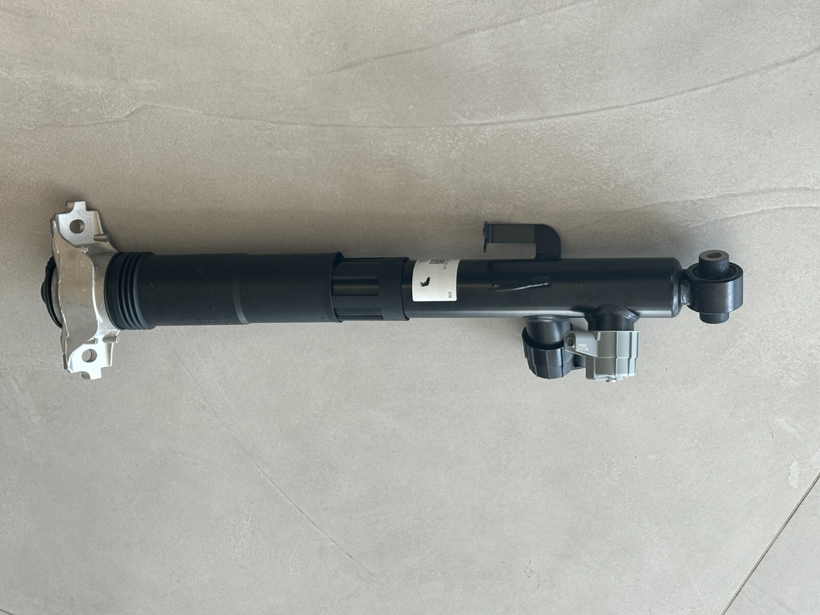 PORSCHE CAYENNE 9YA-2 STOSSDÄMPFER ELEKTRISCH HINTEN RECHTS 9Y0513028F ORIG NEU - Obrázek 9