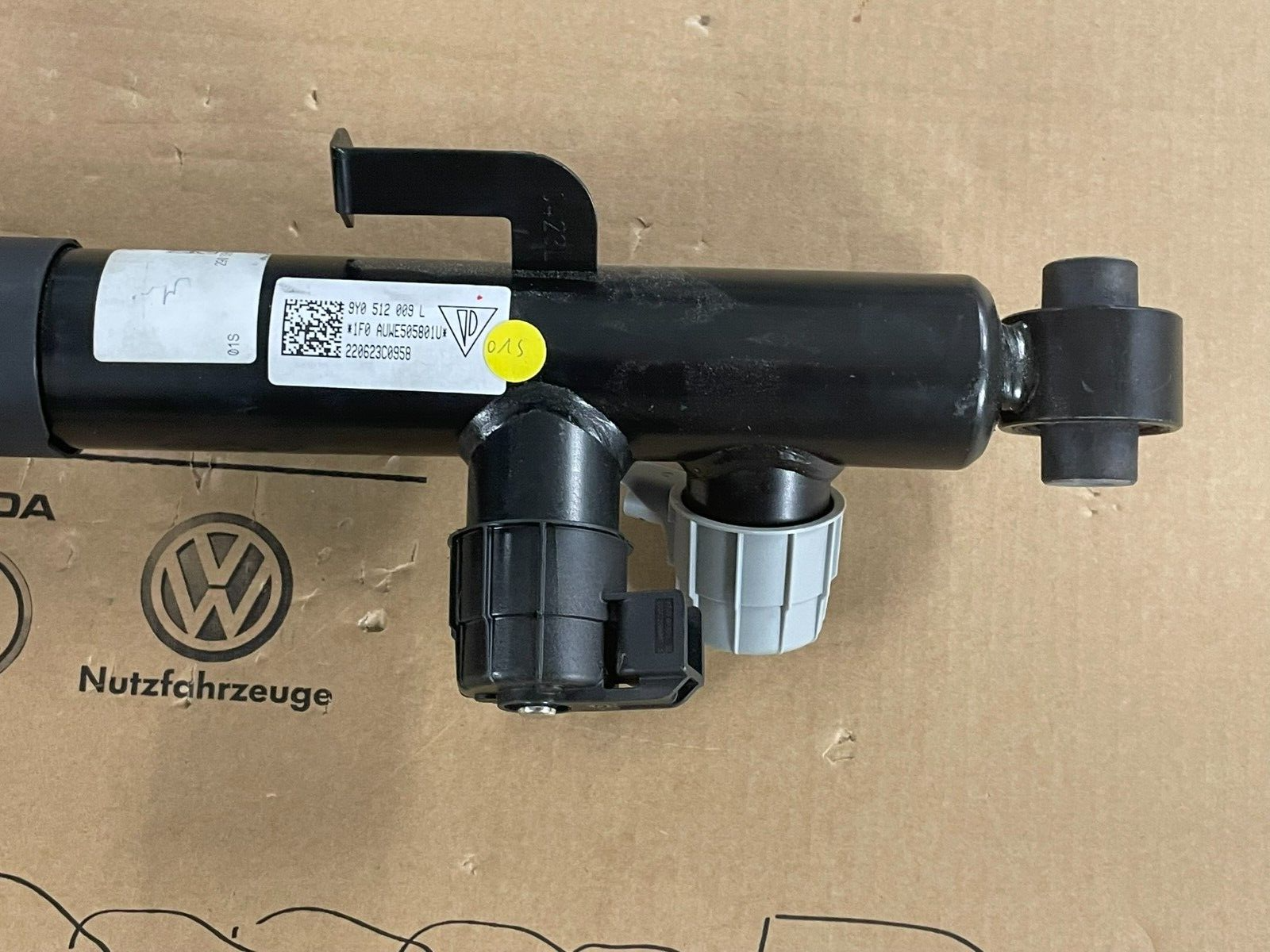 PORSCHE CAYENNE 9YA-2 STOSSDÄMPFER ELEKTRISCH HINTER LINKS 9Y0513027F ORIG NEU - Obrázek 17