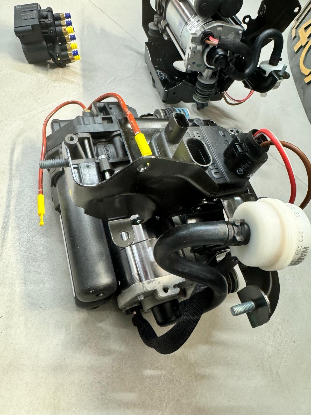 PORSCHE CAYENNE LUFTKOMPRESOR 4M0616005J VENTILEINHEIT 4M0616013B SATZ ORIG.NEU - Obrázek 13