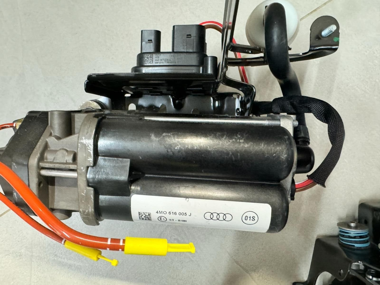 PORSCHE CAYENNE LUFTKOMPRESOR 4M0616005J VENTILEINHEIT 4M0616013B SATZ ORIG.NEU - Obrázek 16