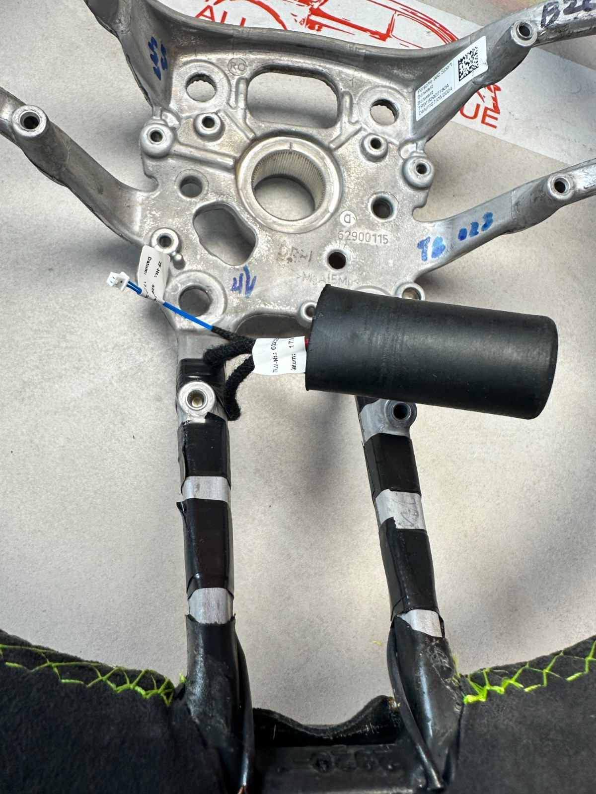 PORSCHE GTS TURBO LEERES RAHMEN LENKRAD BEHEIZT SCHWARZ (GRÜN) ALCANTARA LEDER - Obrázek 7