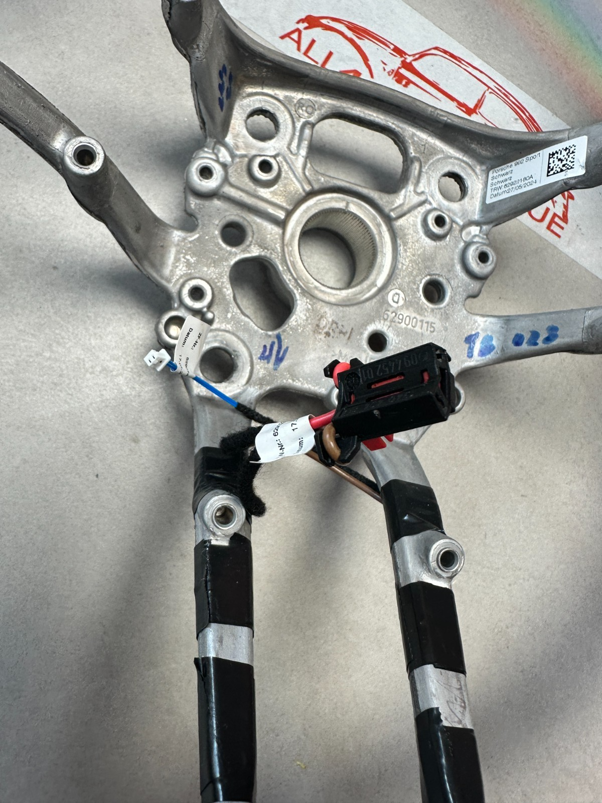 PORSCHE GTS TURBO LEERES RAHMEN LENKRAD BEHEIZT SCHWARZ (GRÜN) ALCANTARA LEDER - Obrázek 8