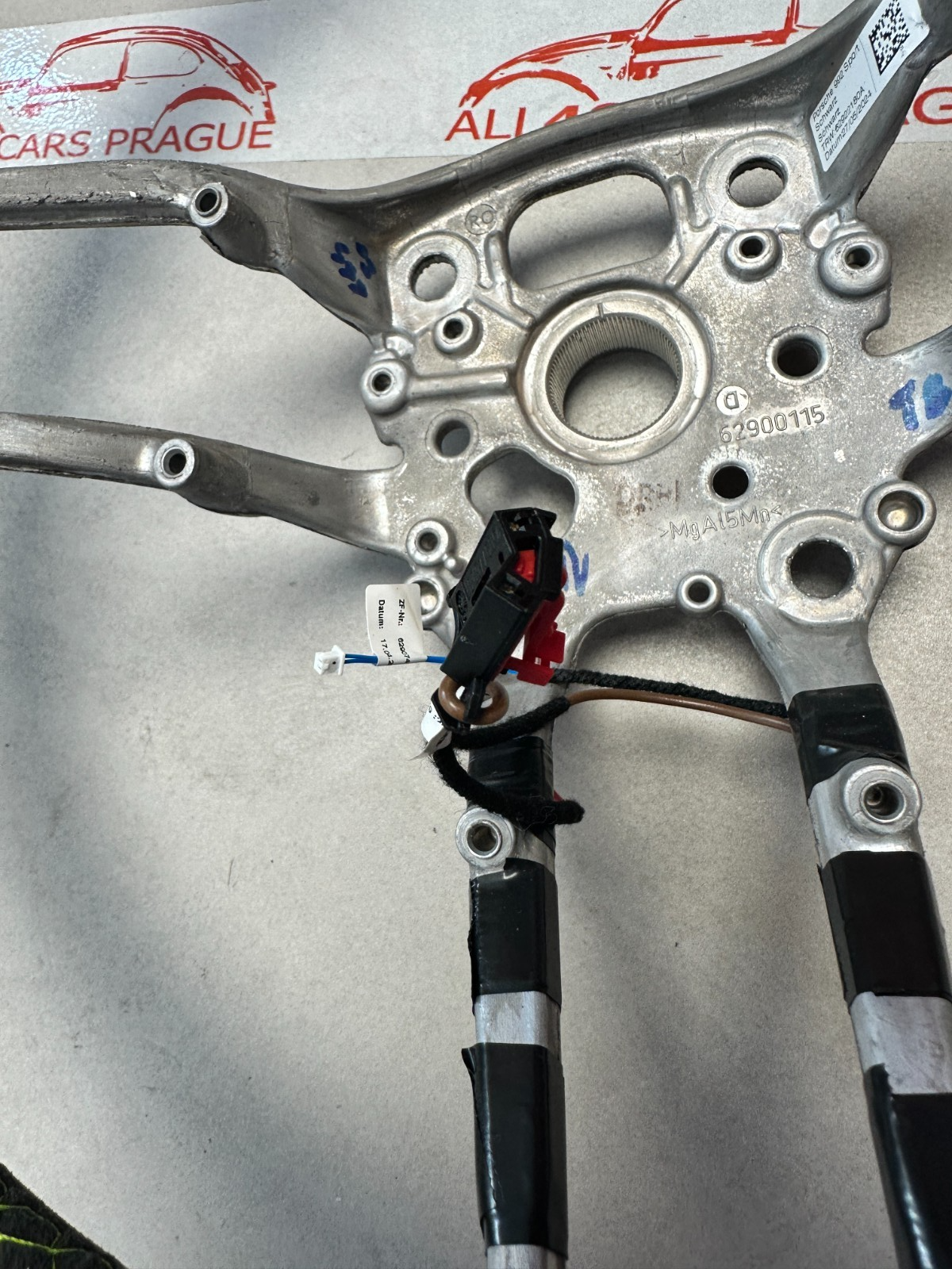 PORSCHE GTS TURBO LEERES RAHMEN LENKRAD BEHEIZT SCHWARZ (GRÜN) ALCANTARA LEDER - Obrázek 9