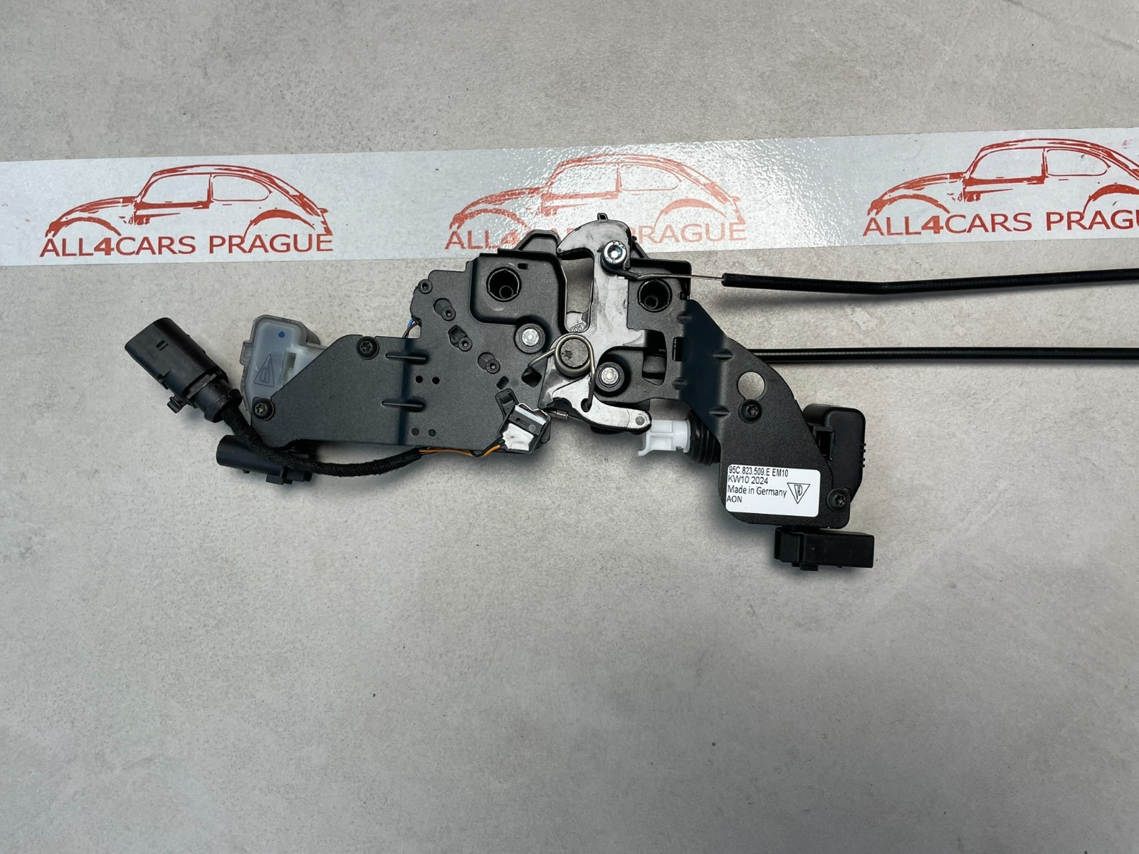 PORSCHE MACAN 95C VERSCHLUSS SCHLOSS MOTORHAUBE ABDECKUNG 95C823509E FAST NEU OE