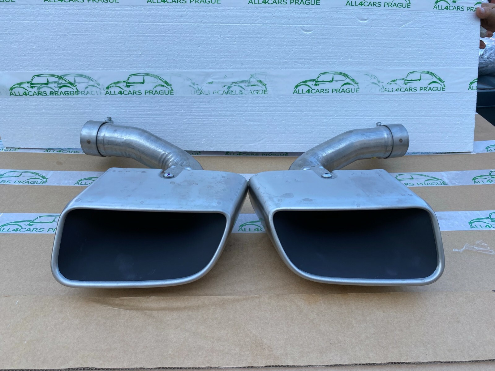 Porsche Cayenne Endrohre Auspuff Tips 9Y0 253 823 / 9Y0 253 824 ORIG. NEU - Obrázek 5