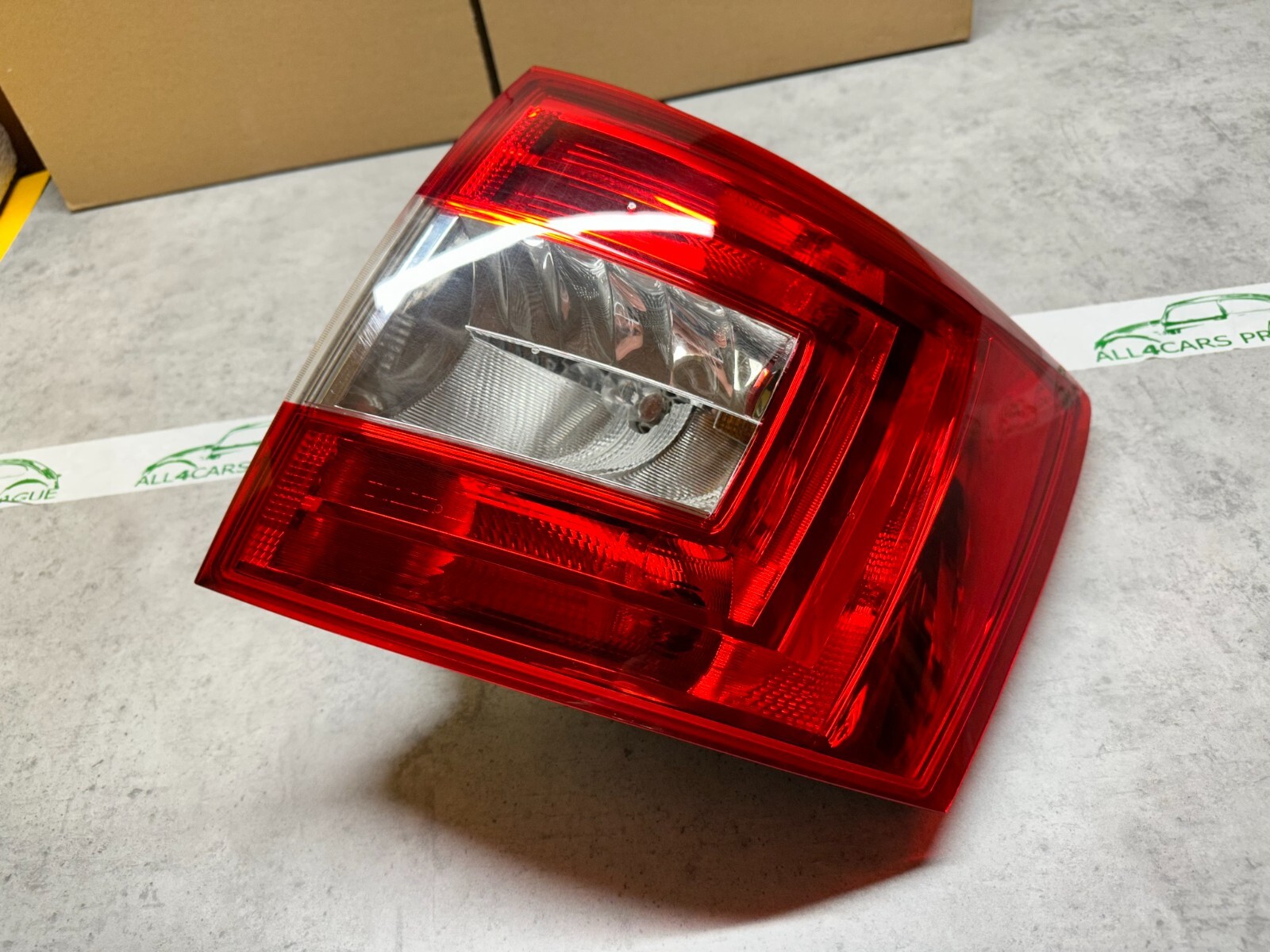 SKODA OCTAVIA III COMBI 2013-2017 RÜCKLEUCHTE 5E9945096 LED RECHTS ORIG. SKODA - Obrázek 10