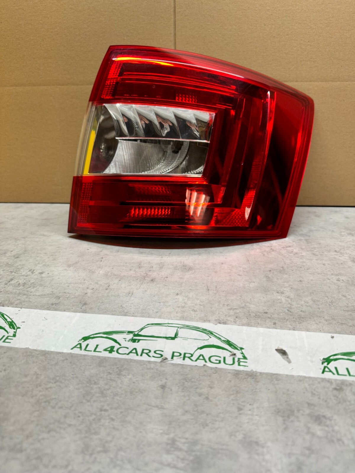 SKODA OCTAVIA III COMBI 2013-2017 RÜCKLEUCHTE 5E9945096 LED RECHTS ORIG. SKODA