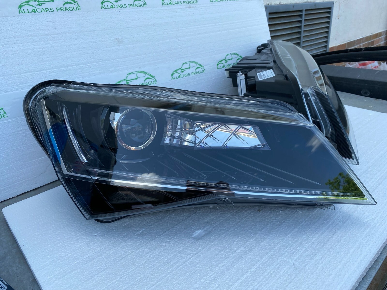 ŠKODA SUPERB III SCHEINWERFER 3V1941015A 3V1941016A XENON SATZ KOMPLET ORIG. NEU - Obrázek 3