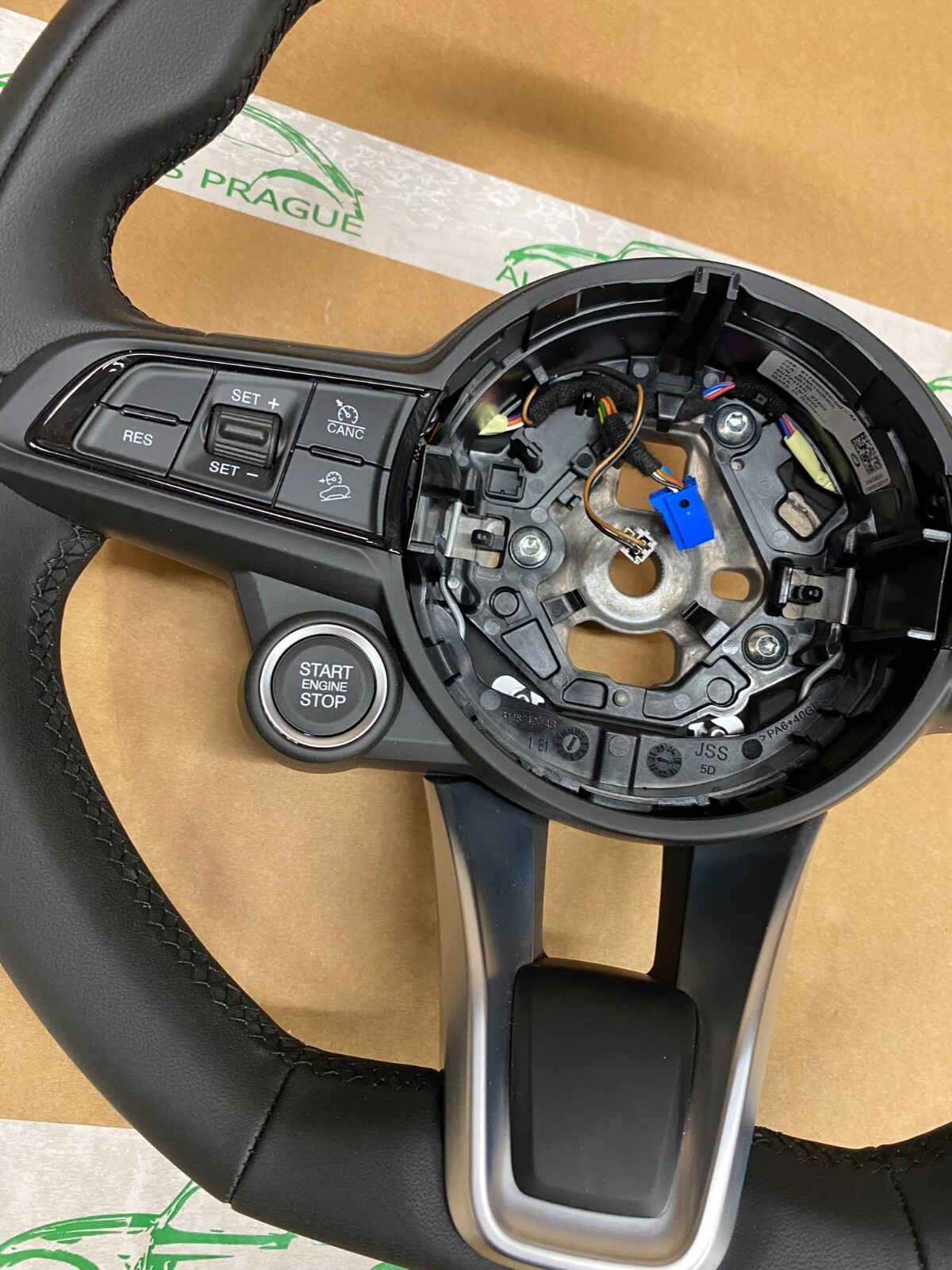 SPORT LENKRAD ALFA ROMEO GIULIETTA LEDER MULTIFUNKTION SPORTLENKRAD 311990599CDU - Obrázek 4