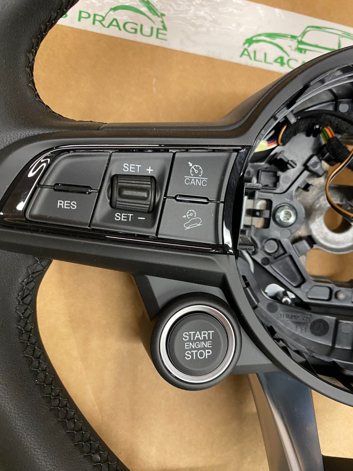 SPORT LENKRAD ALFA ROMEO GIULIETTA LEDER MULTIFUNKTION SPORTLENKRAD 311990599CDU - Obrázek 6