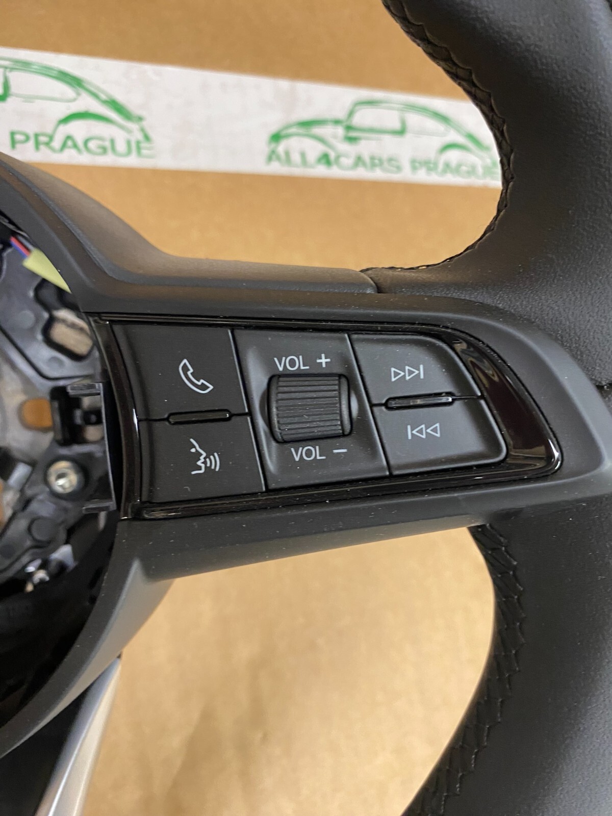 SPORT LENKRAD ALFA ROMEO GIULIETTA LEDER MULTIFUNKTION SPORTLENKRAD 311990599CDU - Obrázek 7