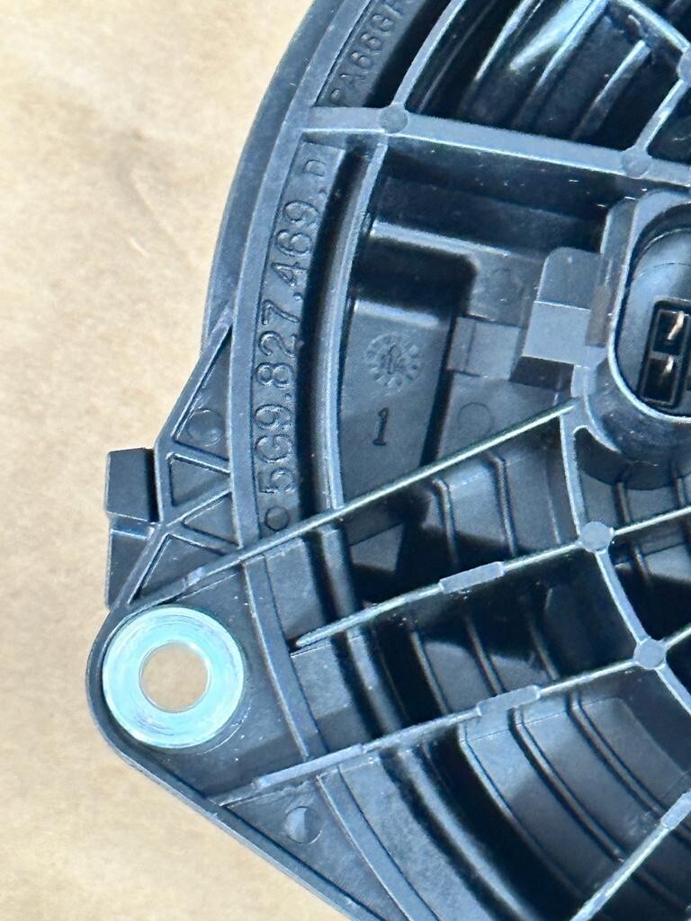 VOLKSWAGEN GOLF VARIANT HECKKLAPPENGRIFF 5G9827469D FAST NEU DEM. VOM TEST WAGEN - Obrázek 14