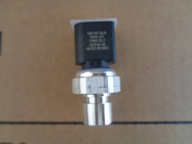 VW 5Q0959126B KLIMAANLAGE DRUCKSCHALTER !!ORIGINAL VW !!!TEIL 5Q0 959 126 B NEU - Obrázek 9