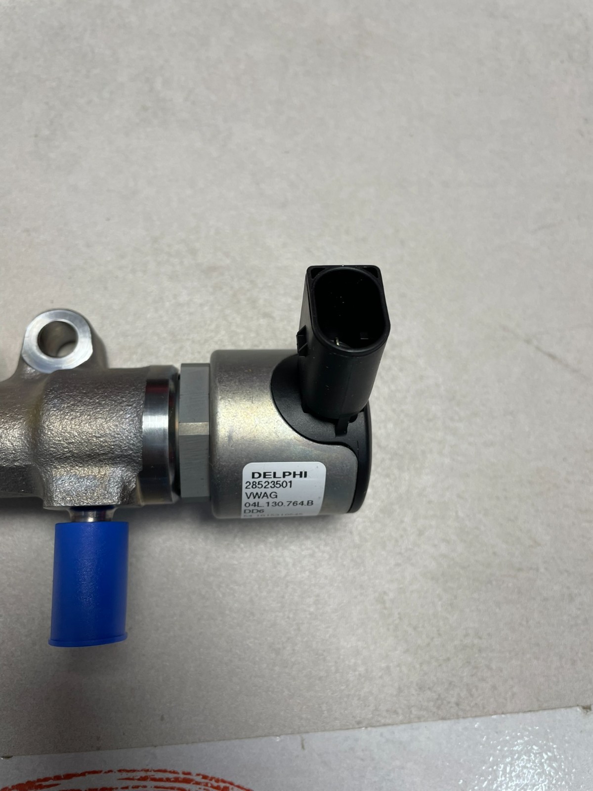 VW AUDI ŠKODA KRAFTSTOFFVERTEILER 04L130764B 04L906054 04L130089F KOMPLET NEU OE - Obrázek 13