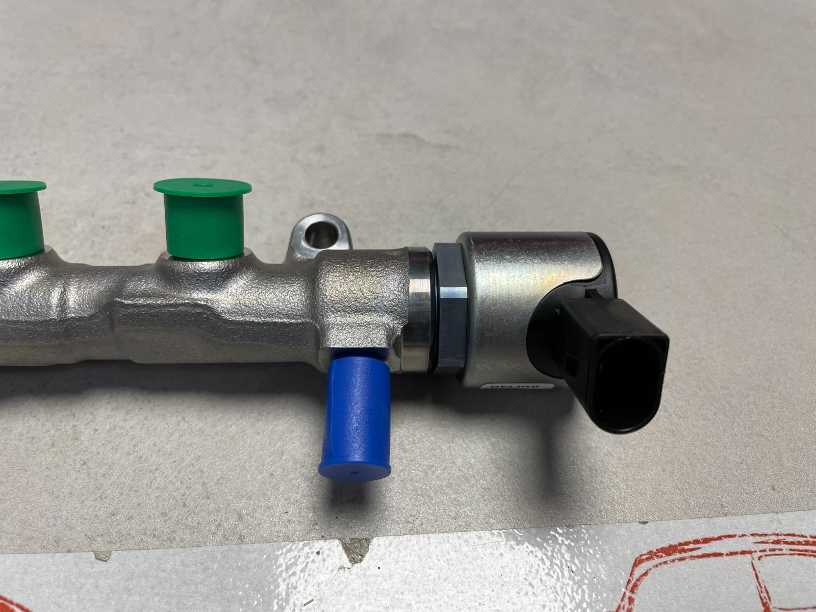 VW CRAFTER - TRANSPORTER KRAFTSTOFF VERTEILER 04L130764B 04L906054 04L130093 NEU - Obrázek 14