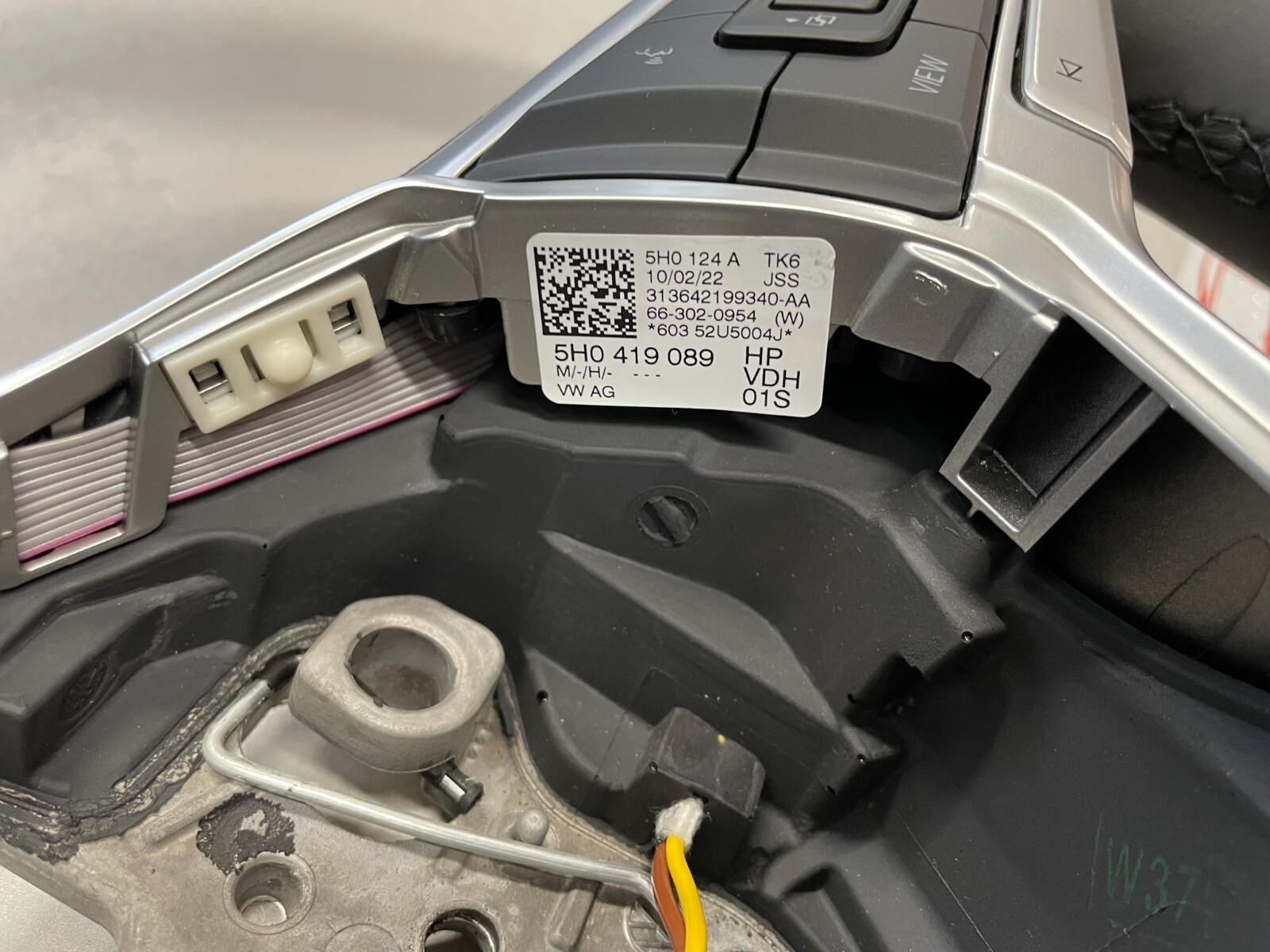 VW LENKRAD R BEHEIZT VW GOLF VW TIGUAN LENKRAD ABGEFLACHT 5H0419089HP Fast Neu - Obrázek 7