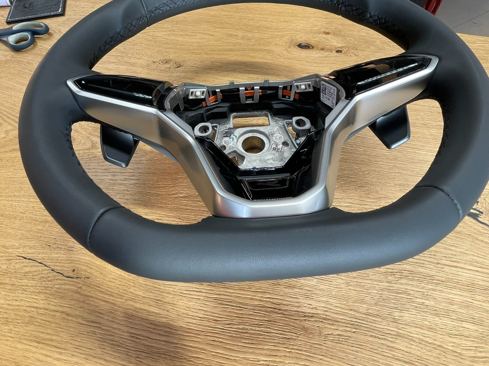 VW TOUAREG MULTIFUNKTIONS LEDER LENKRAD SPORT "R" 760419089Q FAST NEU TEST CAR - Obrázek 11