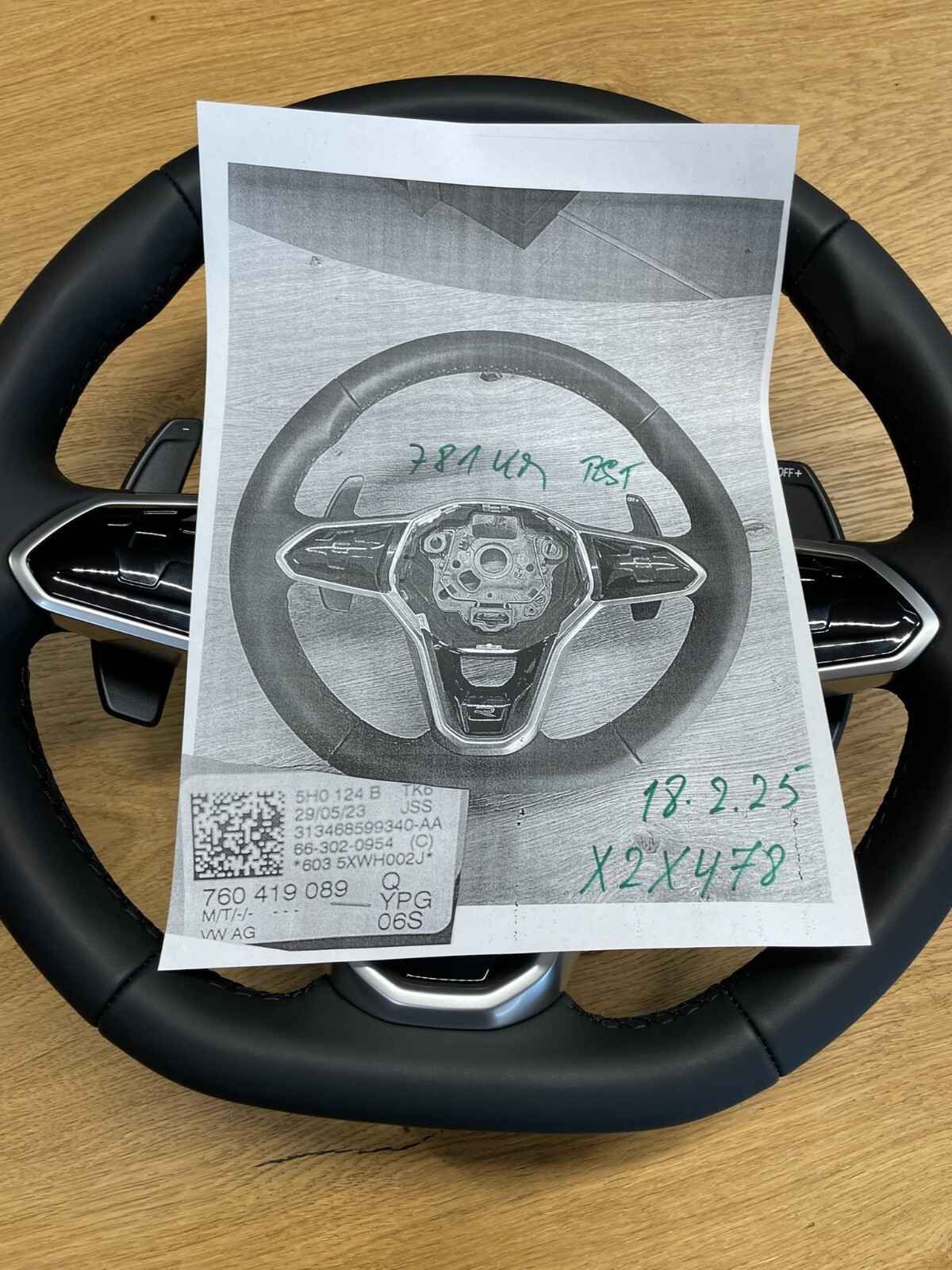 VW TOUAREG MULTIFUNKTIONS LEDER LENKRAD SPORT "R" 760419089Q FAST NEU TEST CAR - Obrázek 21