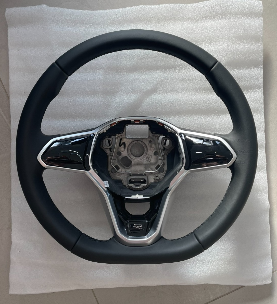 VW TOUAREG SPORT MULTIFUNKTIONS LENKRAD R 760419089P - NUR 2250 KM STAND ORIG VW