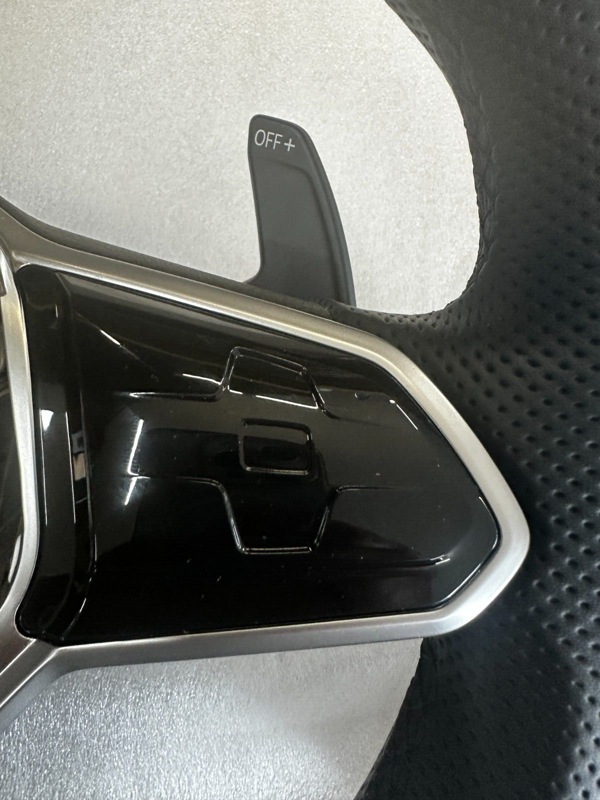 VW TOUCH SPORT LENKRAD LEDER HEIZBAR R GROSSE PADDELS 5H0419089CK Fast Neu Test - Obrázek 11