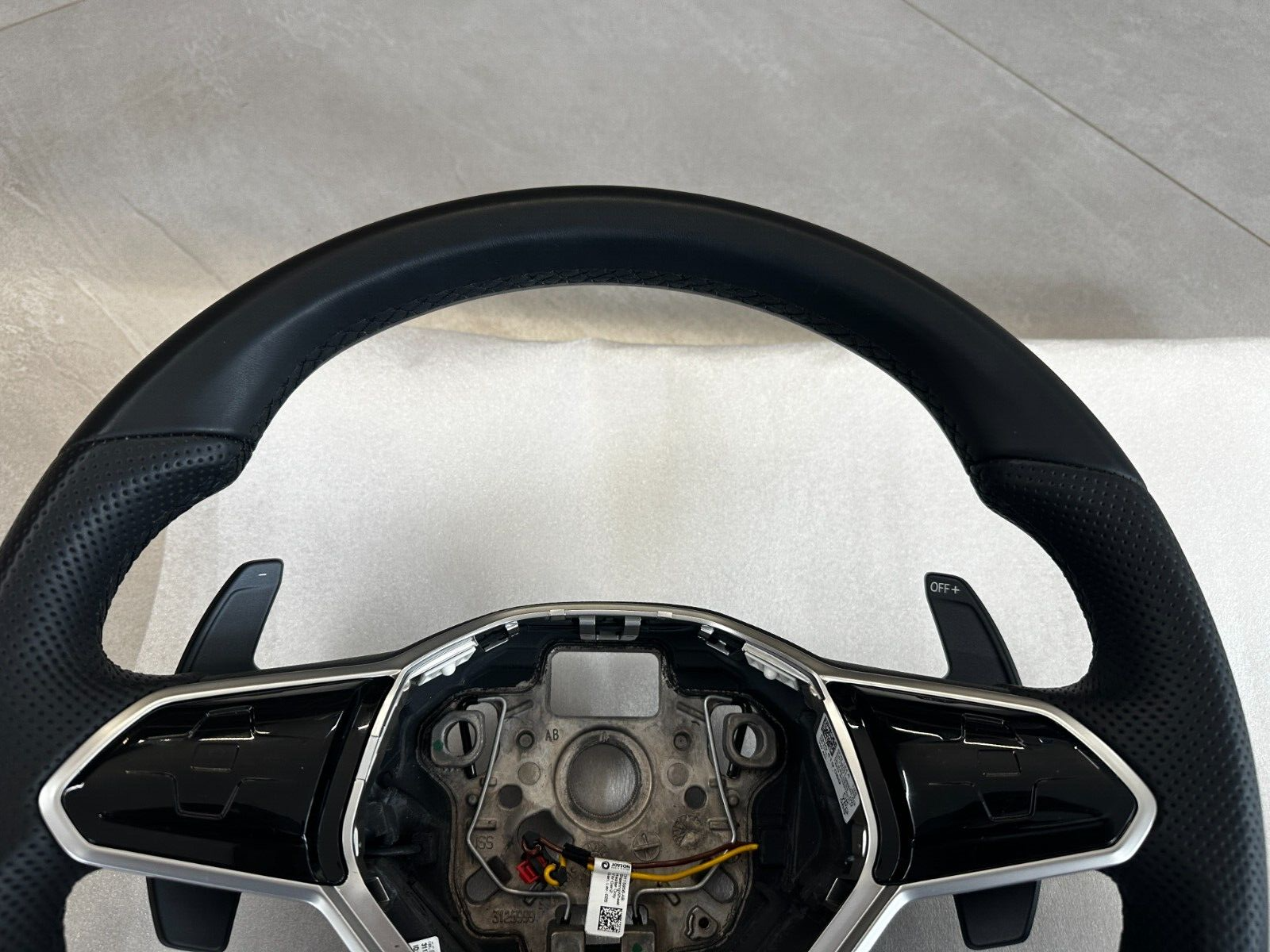 VW TOUCH SPORT LENKRAD LEDER HEIZBAR R GROSSE PADDELS 5H0419089CK Fast Neu Test - Obrázek 7