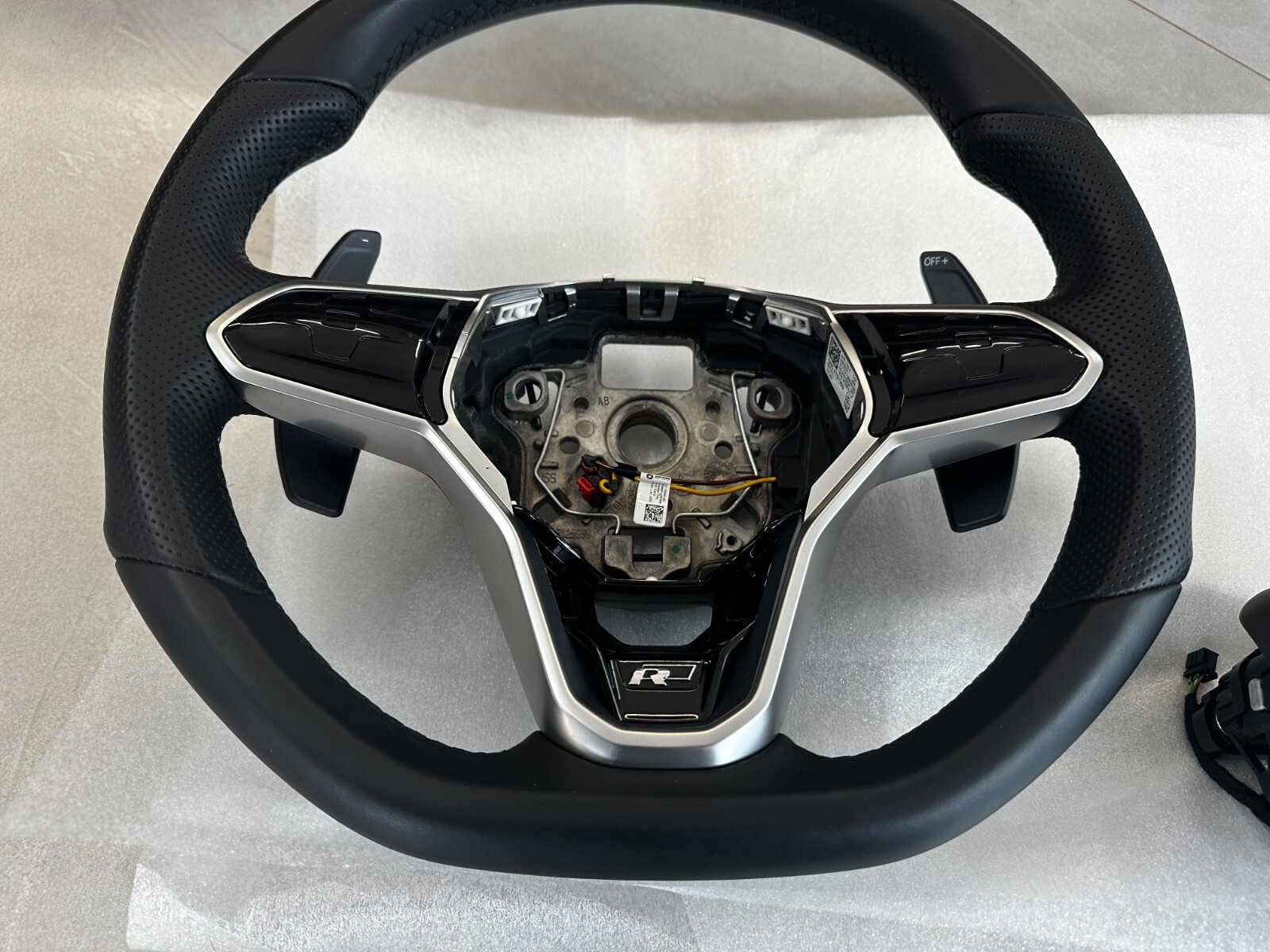 VW TOUCH SPORT LENKRAD LEDER HEIZBAR R GROSSE PADDELS 5H0419089CK Fast Neu Test - Obrázek 9