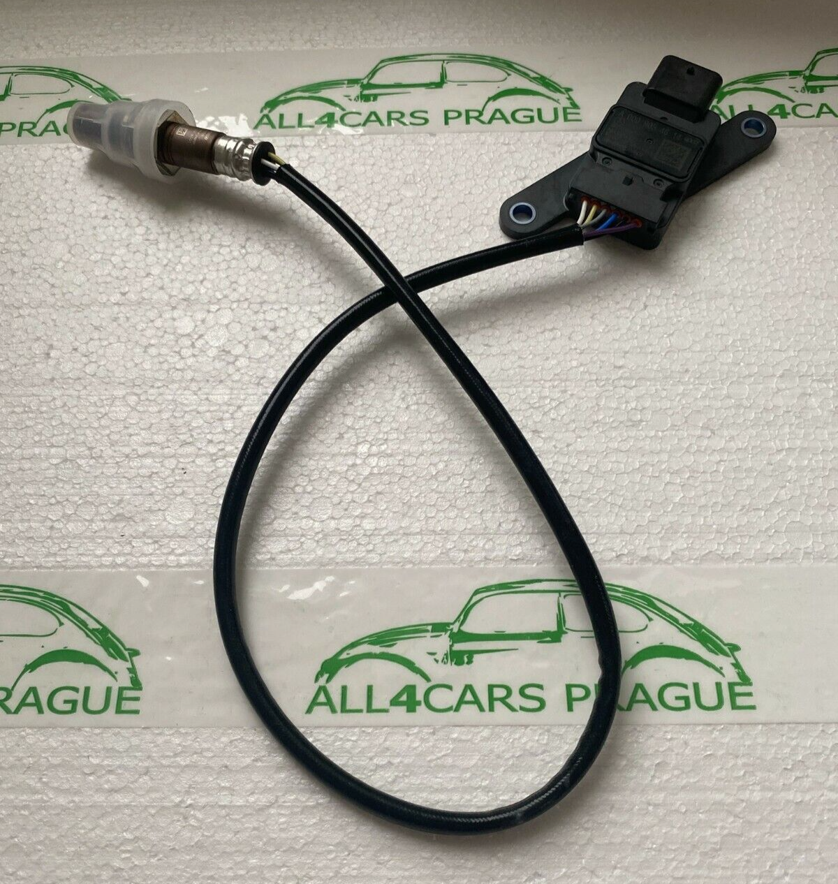 A0009054614 NOX SENZOR MERCEDES BENZ NOX SENZOR A0009054614 NOX ORIGINAL NEU !